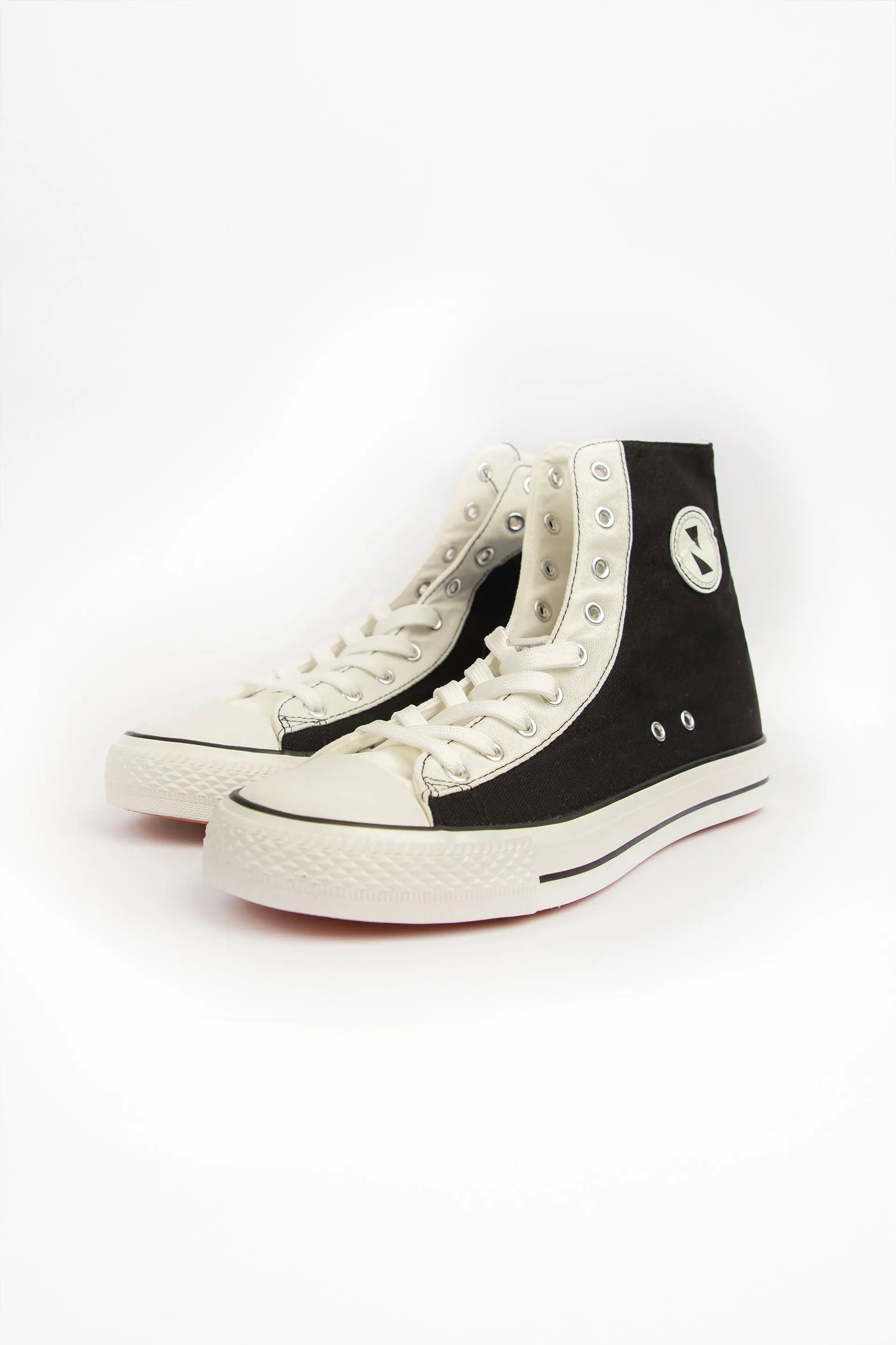 Canvass Hightops Black/White