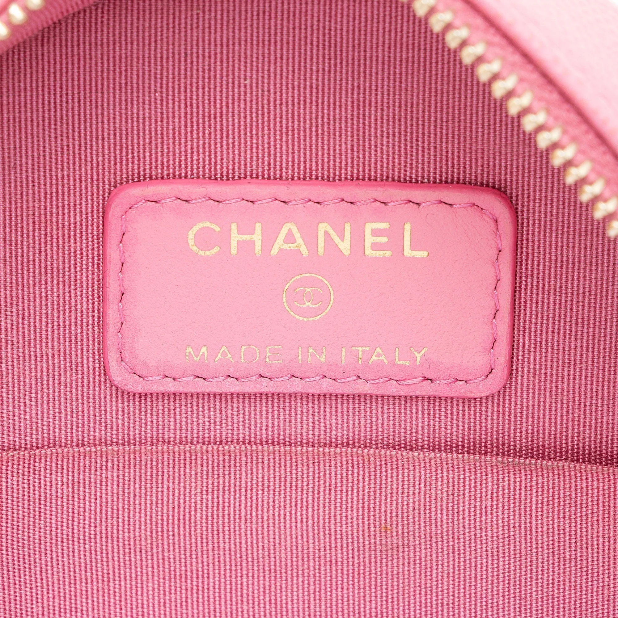 Chanel Caviar Leather Crystal CC Round Clutch with Chain (SHF-FU2AgY)