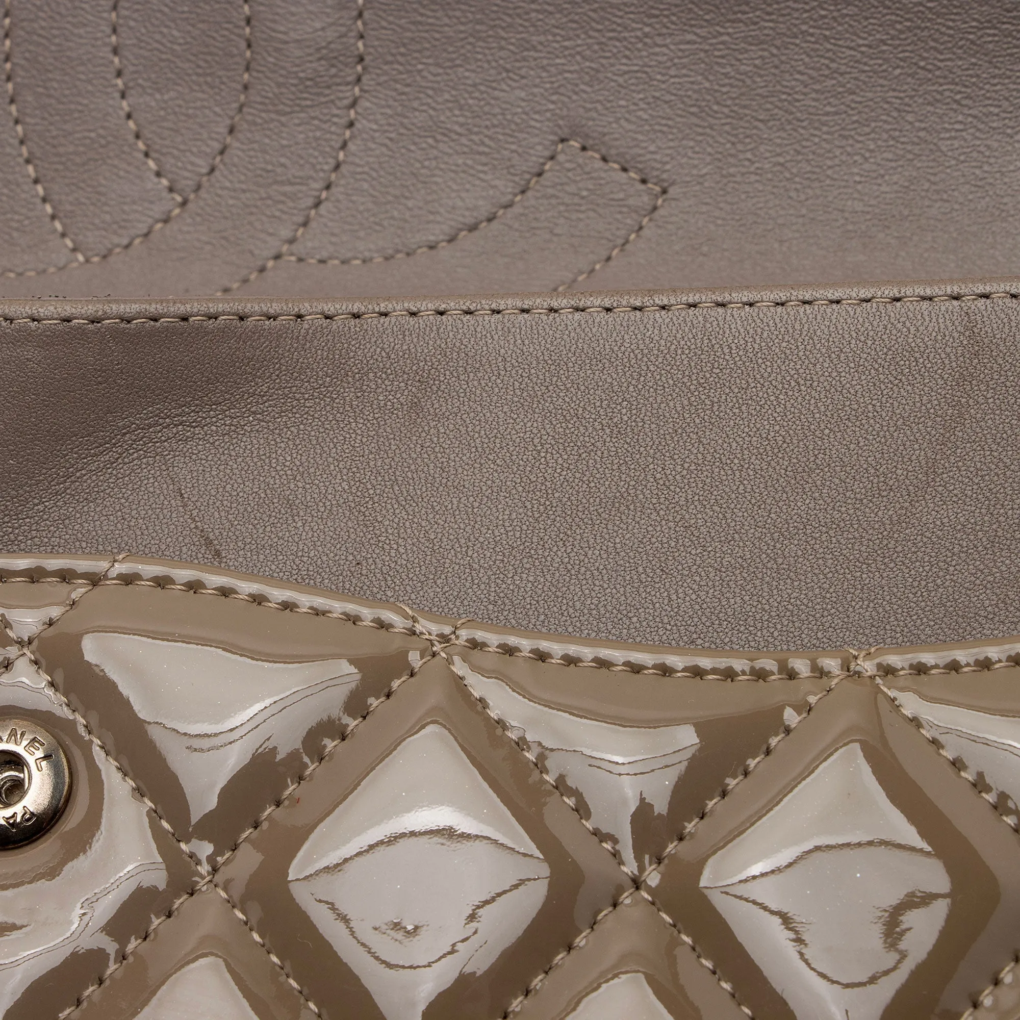 Chanel Patent Leather Classic Jumbo Double Flap Bag (SHF-jE6UCt)