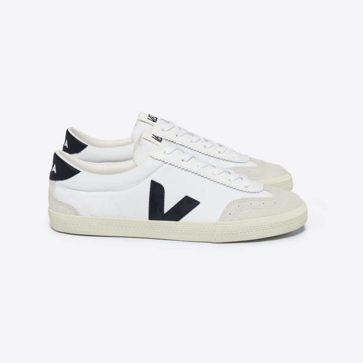 Veja Volley Canvas White Black W